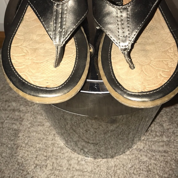 BOC Sandals - Picture 3 of 4